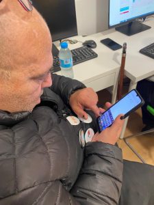 Personas con el aprendiendo de google maps