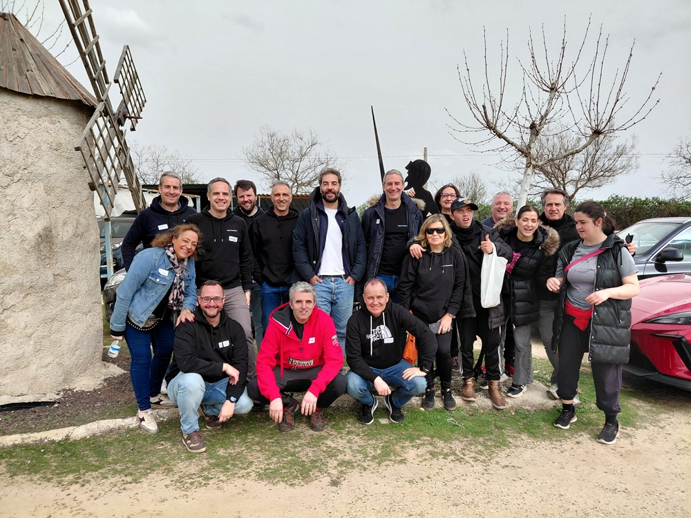 Voluntarios posando en el centro ocupacional