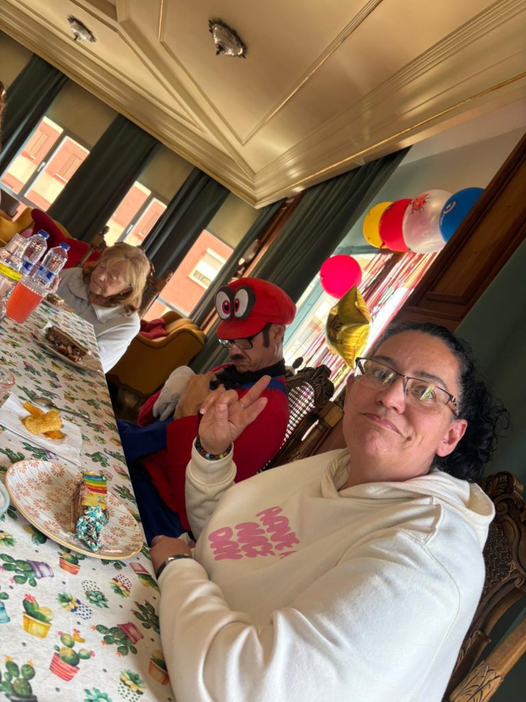 Persona celebrando cumpleaños
