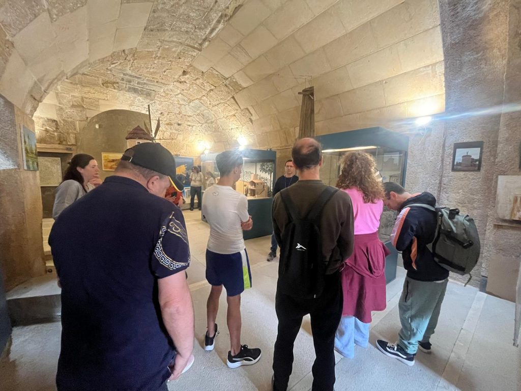 Personas en el Museo de los Molinos