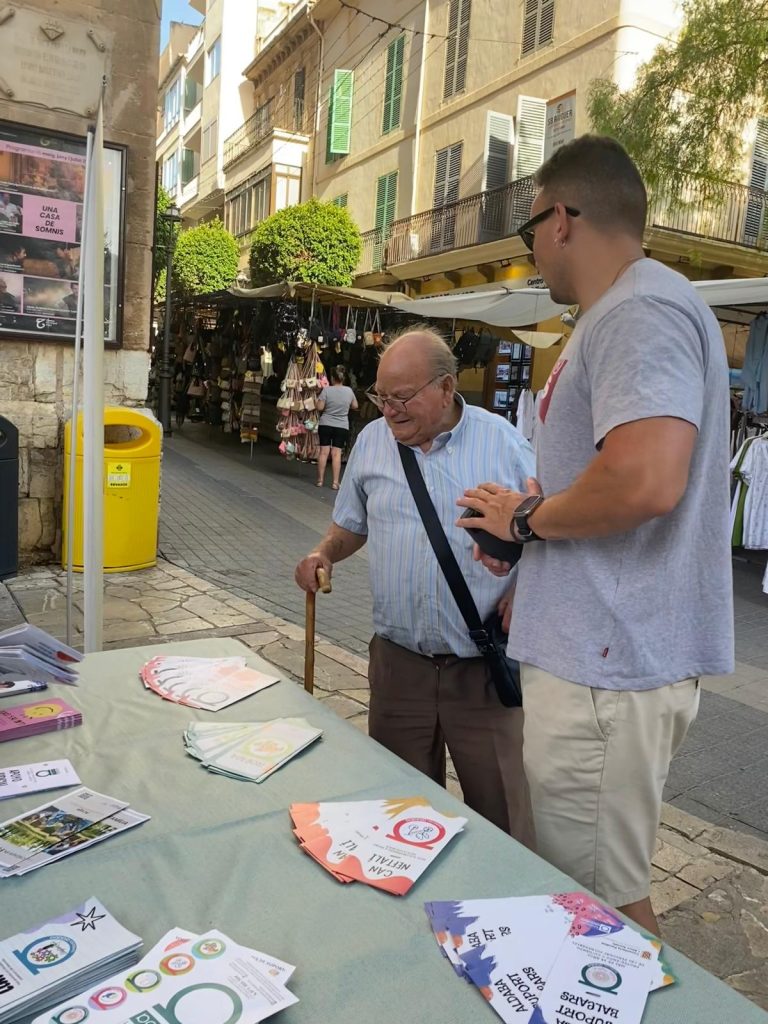 Personas en jornada de sensibilización