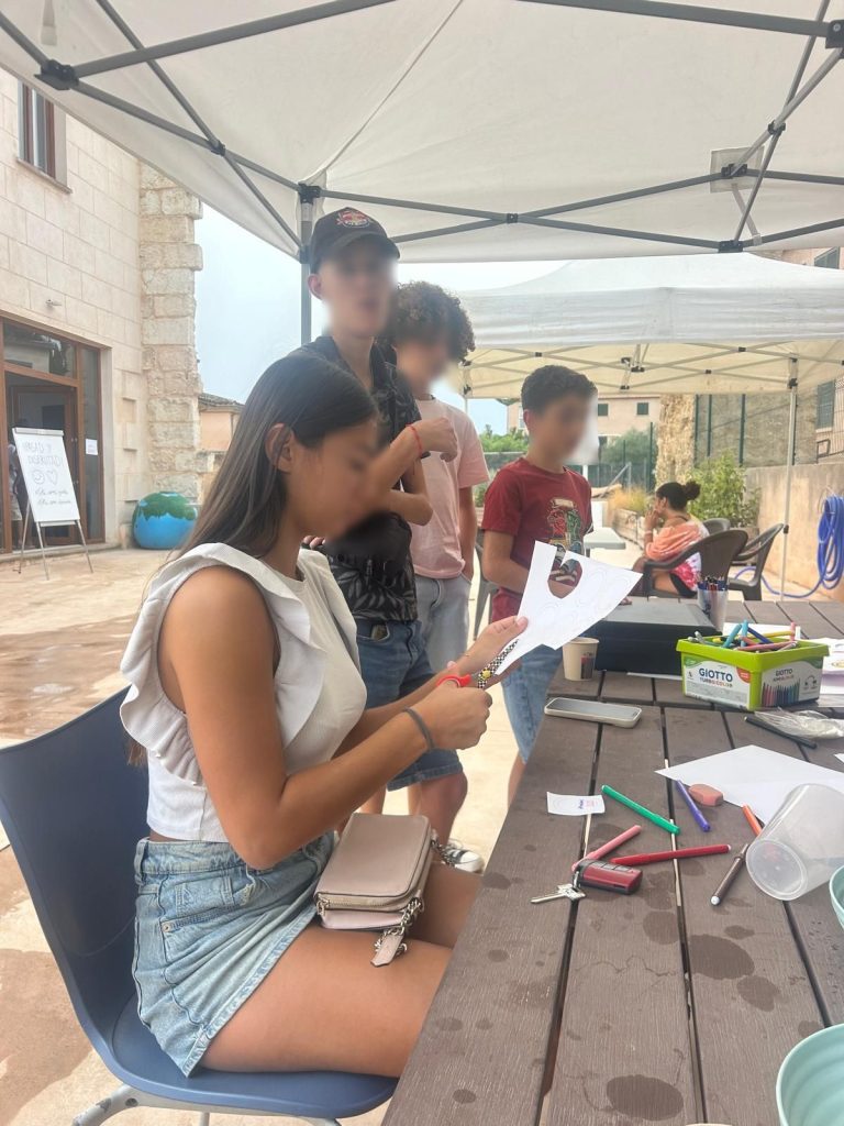 Niños en campo de voluntariado