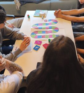 Foto de jóvenes en taller de sexualidad