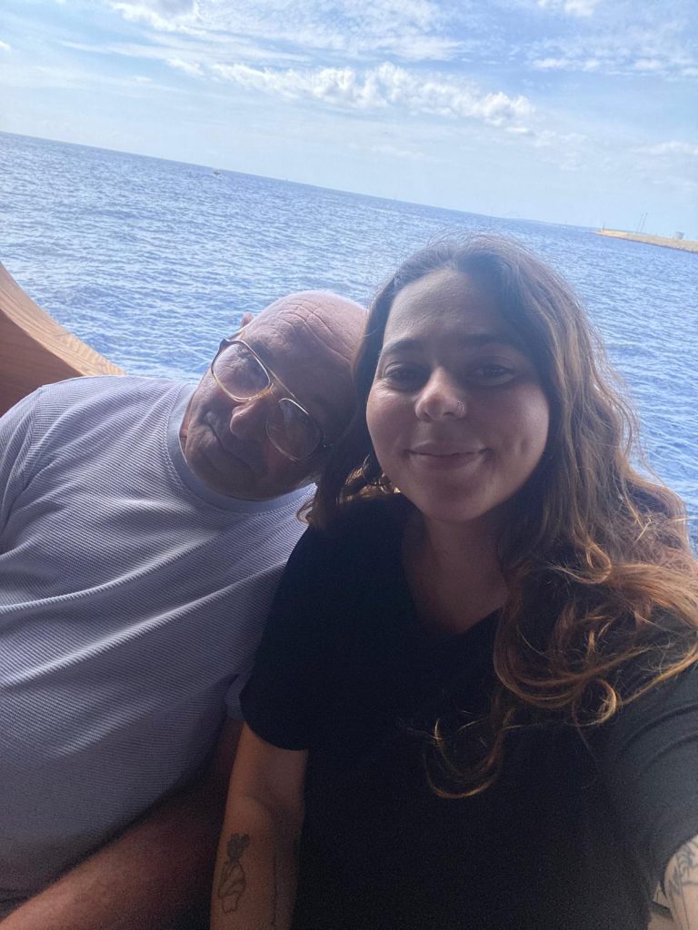 Personas en barco